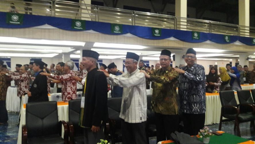 Foto: Ketika Ulama Tarjih Saling Pijit