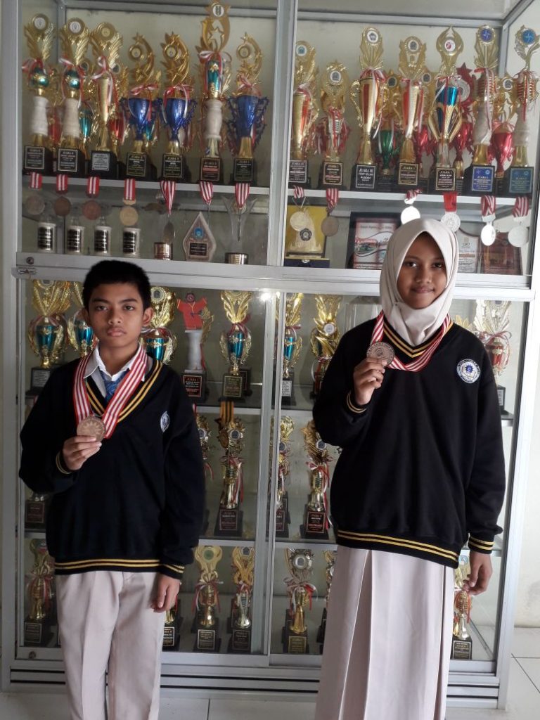 Selamat! Siswa SMP Muhammadiyah Al Mujahidin Juarai Kompetisi Matematika Internasional