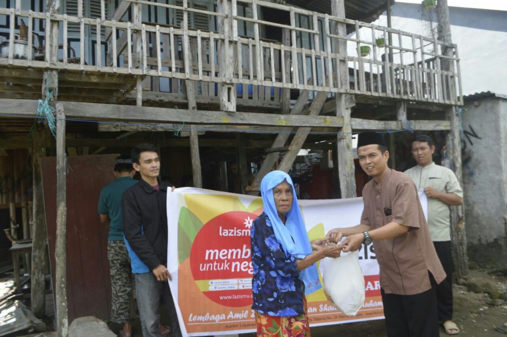 Lazismu Maros Salurkan Program kado Ramadhan di Kecamatan Marusu