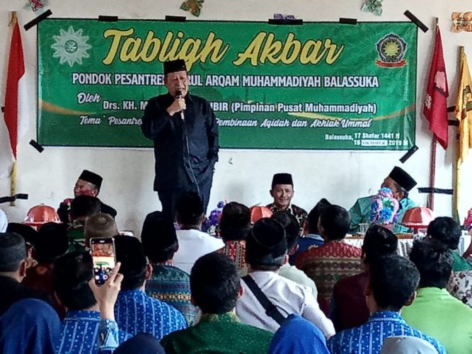 Ketua Pimpinan Pusat Muhammadiyah Penceramah Tablig Akbar di Ponpes Darul Arqam Balassuka