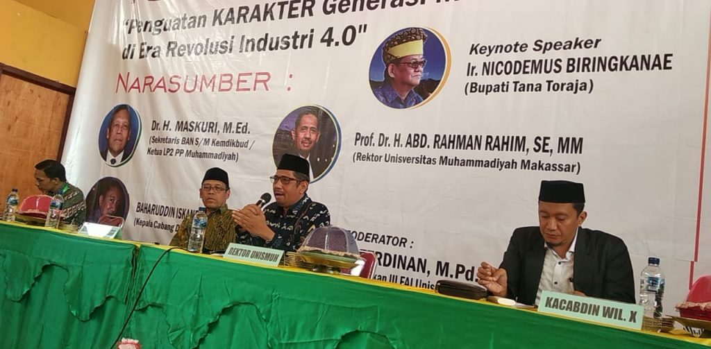 Di Seminar Nasional LP2M, Rektor Unismuh Paparkan Tantangan Pengelolaan Pendidikan