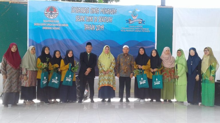 Ponpes Ummul Mukminin ‘Aisyiyah Sulsel Canangkan Program Go Green Bagi Santri