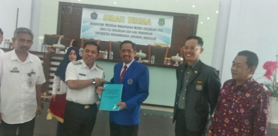 Mahasiswa P2K FKIP Unismuh Laksana Berenang di Laut Bebas