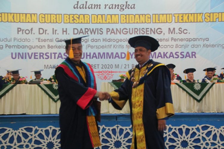 Unismuh Makassar Kukuhkan Prof Darwis Panguriseng Jadi Guru Besar Bidang Ilmu Teknik Sipil