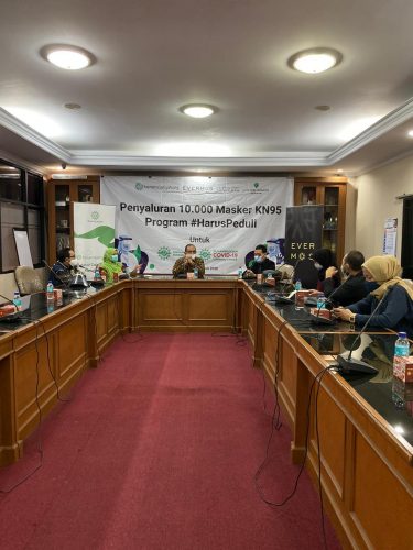 MCCC PP Muhammadiyah Terima Sumbangan Masker KN95