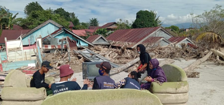 Hampir Sebulan di Lokasi Bencana Masamba, Begini Cara Relawan MDMC Melepas Penat