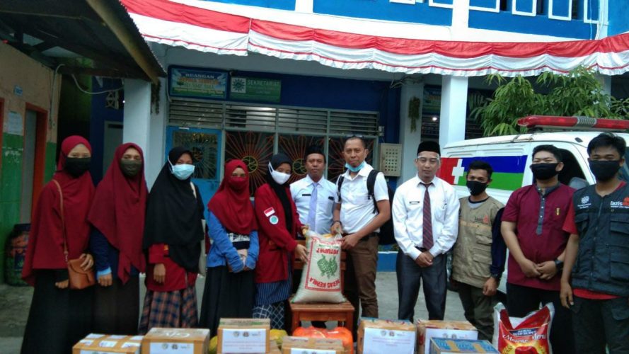 Melalui PCM Ujung Tanah, IMM Social Care Salurkan Bantuan Untuk Korban Kebakaran