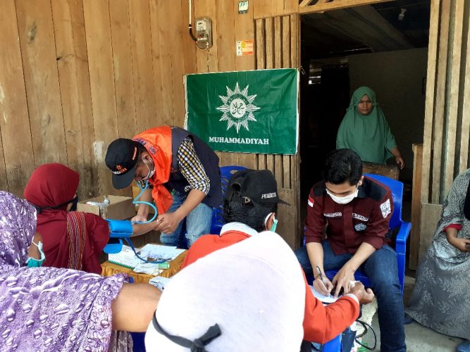 Potret Relawan Medis MDMC, Keliling Desa Terdampak dan Siap Melayani Hingga Lutra Normal Kembali