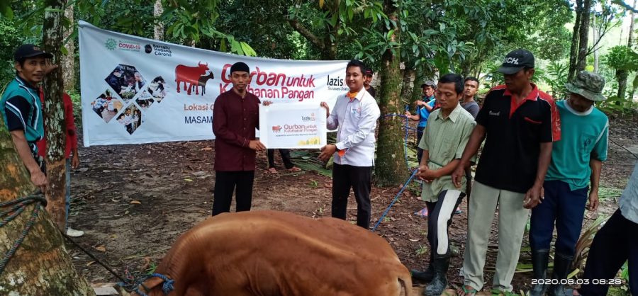 LazisMu Salurkan Daging Kurban untuk Korban Banjir Bandang Masamba