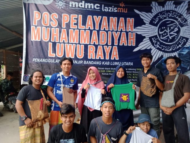 Kreatif, Relawan MDMC Luwu Raya Sulap Pakaian Bekas Jadi Totebag