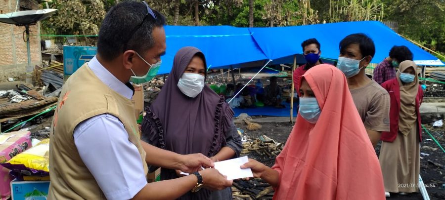 Peduli Kemanusiaan, Muhammadiyah Bantaeng Distribusikan Bantuan Korban Kebakaran