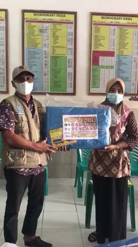 Tim FKIP Unismuh Salurkan Bantuan untuk Korban Angin Puting Beliung di Pangkep