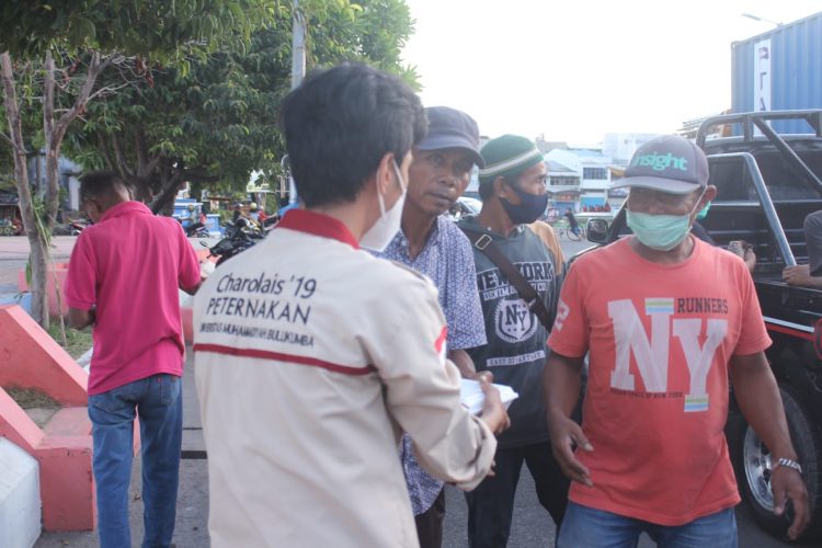 Mahasiswa Peternakan UM Bulukumba Wujudkan Teologi Al-maun Melalui Bakti Sosial