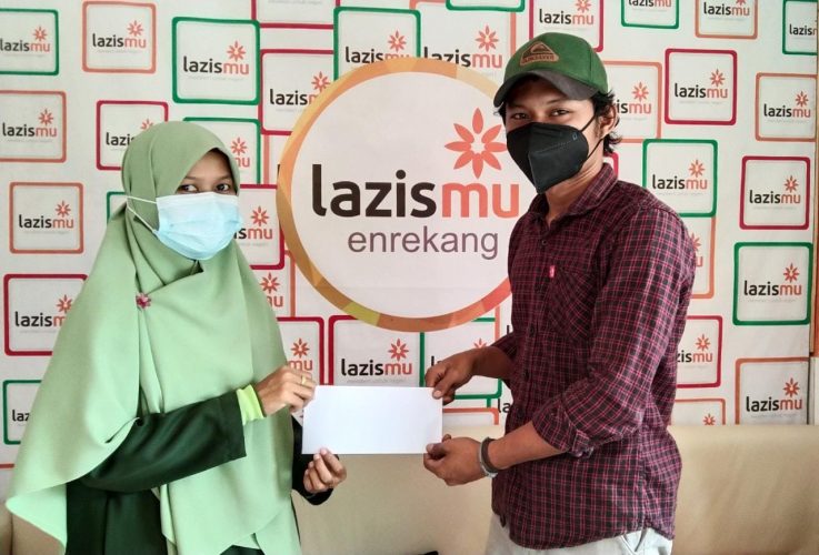 Baksos Komunitas, Lazismu Enrekang Salurkan Bantuan Dana