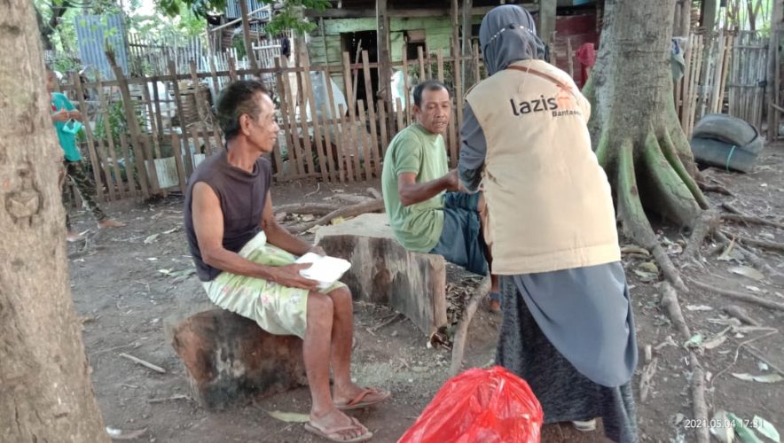 Lazismu Bantaeng Tebar Takjil ke Pelosok Desa