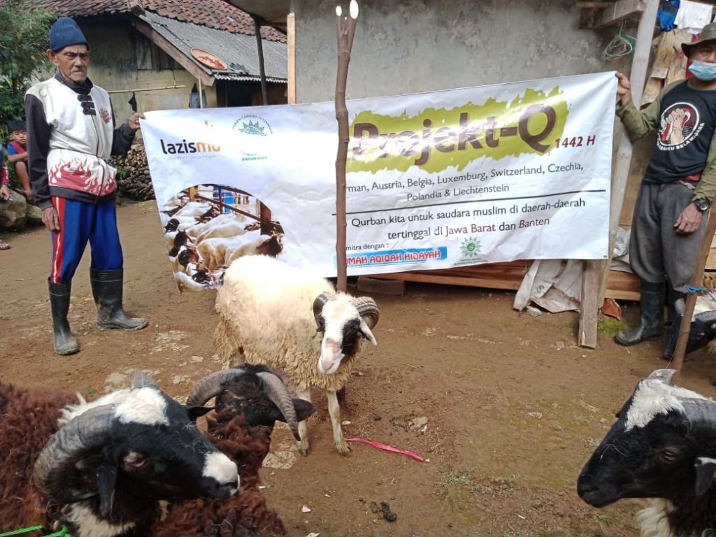 Muhammadiyah Jerman Salurkan Hewan Kurban dan Donasi Korban Banjir