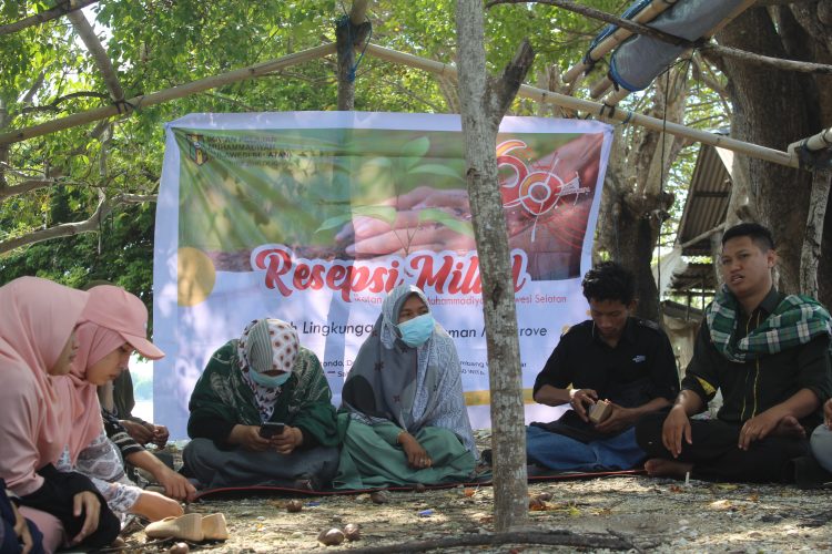 Semarak Milad 60th, IPM Sulsel Gelar Kemah Lingkungan & Penanaman Mangrove