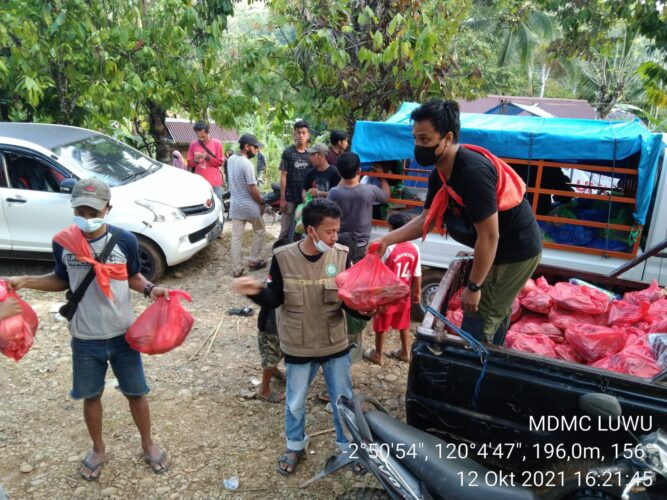 MDMC Enrekang  Salurkan Bantuan Logistik ke Lokasi Bencana Tanah Longsor dan Banjir Bandang di Kabupaten Luwu.