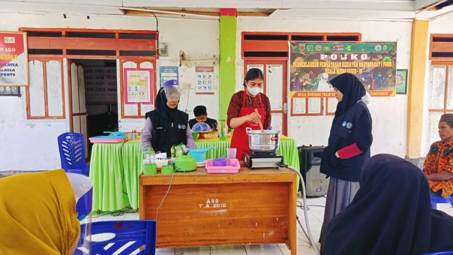 BEM FAI Unismuh Dampingi Masyarakat Jeneponto Kembangkan Produk Makanan Olahan dari Buah Pohon Lontar