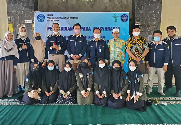 Dosen Farmasi Unismuh Gelar Penyuluhan Kesehatan di Ponpes Darul Arqam Gombara