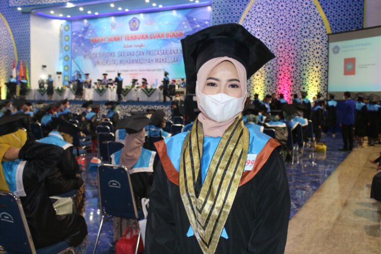 Nur Muliasari Wisudawan Terbaik Unismuh, Penulis di Jurnal Bereputasi, Selesai 3,5 Tahun