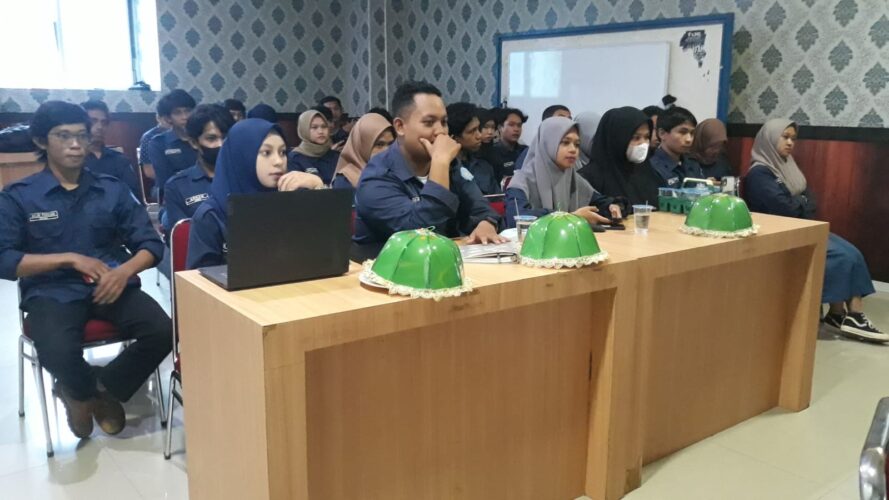 Mahasiswa Prodi PWK Unismuh Ikuti Seminar Evaluasi Studio Perencanaan Tata Guna Lahan