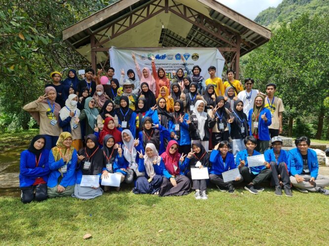 Prodi Bahasa Inggris Unismuh Sukses Gelar English Super Camp