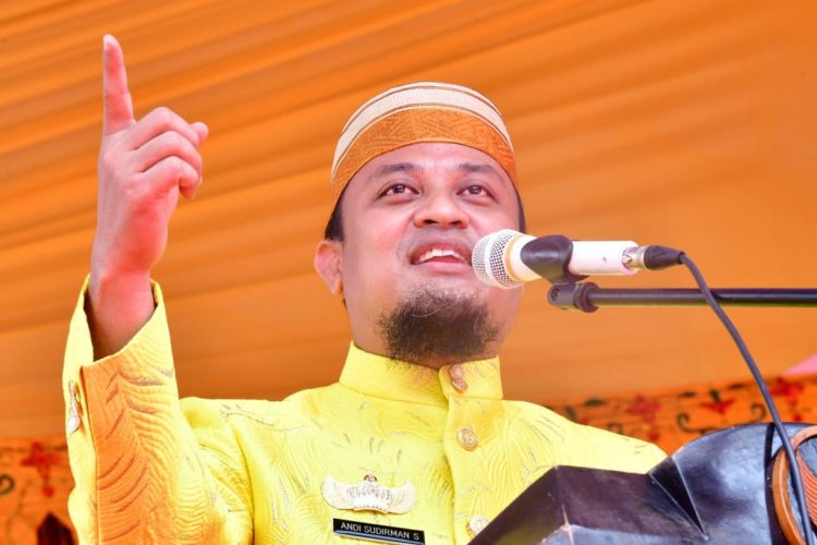 Gubernur Sulsel Instruksikan ASN dan Warga Muslim Tunaikan Zakat