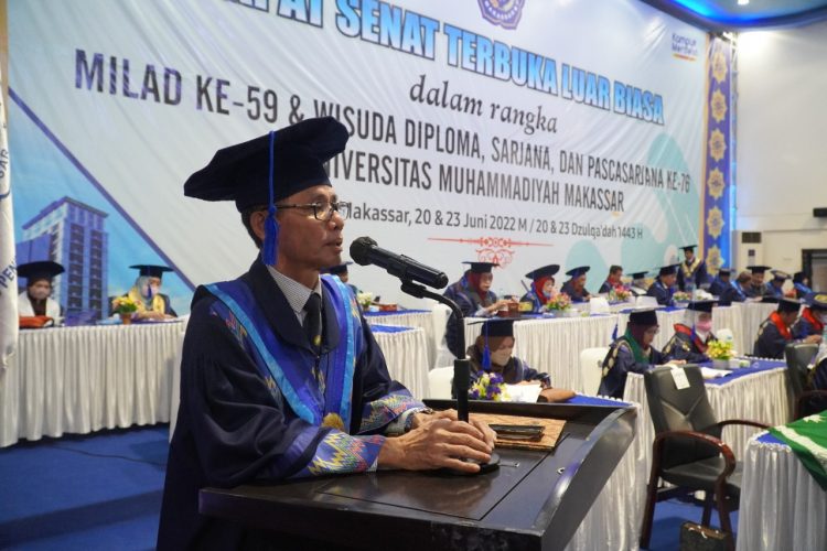 Wisuda ke-76 Unismuh, Prof Irwan Akib Tafsirkan Makna ‘Kampus Biru’