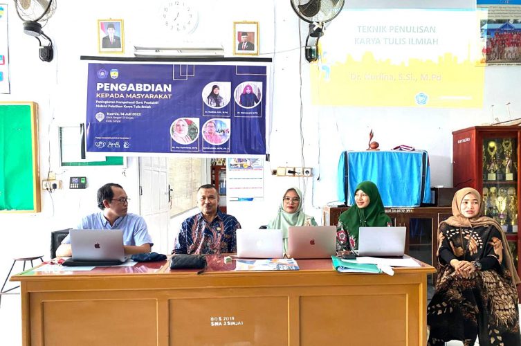 Tim Dosen Unismuh Makassar Gelar PKM  Kolaborasi Penulisan Atikel dan PTK di SMAN 3 Sinjai