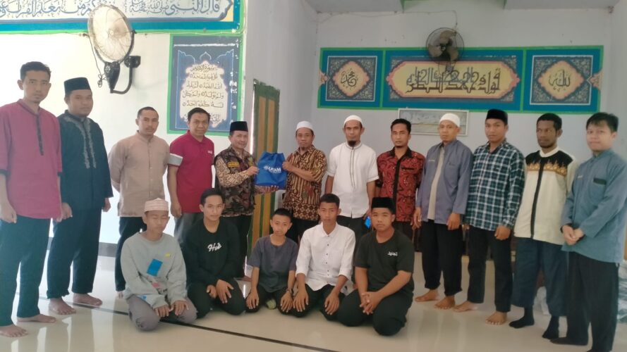 Unismuh Salurkan Bantuan 50 Juta untuk Pembangunan Asrama Pesantren Muhammadiyah Balebo yang Terbakar