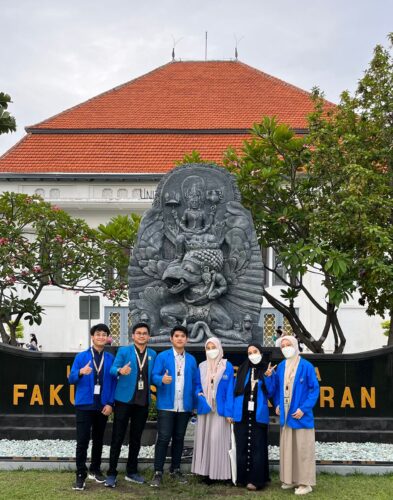 Enam Mahasiswa Kedokteran Unismuh Ikuti Olimpiade Fisiologi di Universitas Airlangga