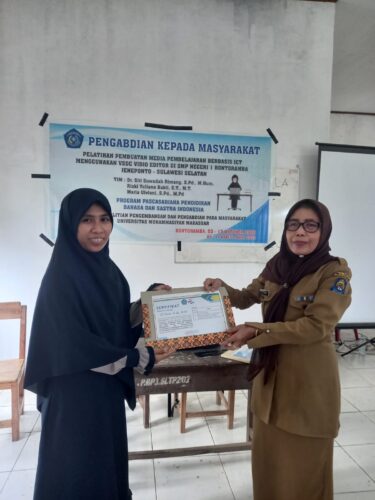 Tim Dosen Unismuh Makassar Latih Guru di Jeneponto Soal Pembelajaran Berbasis ICT