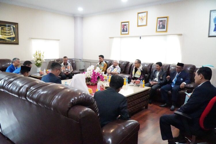 Prodi PBI dan PAI Unismuh Makassar Terima Visitasi Asesor LAMDIK
