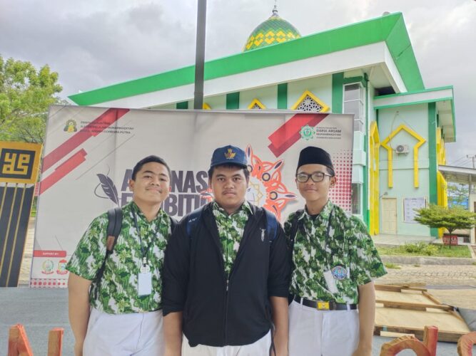 SMP Muhammadiyah 1 Makassar Kantongi Dua Juara di Avennaser Exhibition Gombara