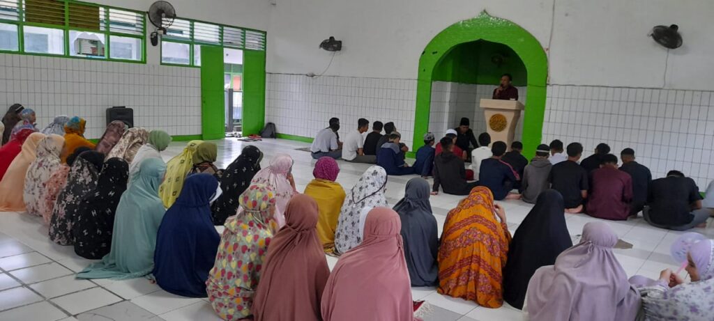 Salat Gerhana SMA Muhammadiyah 6 Makassar, Siswa Diingatkan Banyak Beramal Salih