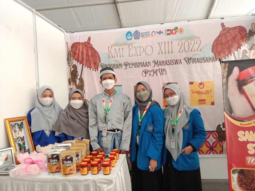 Mahasiswa Pendidikan Fisika Unismuh Tampilkan Produk Gula Jahe di kegiatan KMI Expo