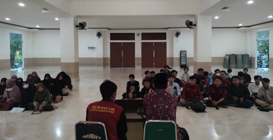 Gelar Pengajian, Korkom IMM Unismuh Makassar  Hadirkan WR I