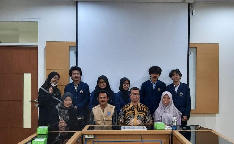 Sukses Hibah Kompetisi Merdeka, 8 Mahasiswa UMPAR Kembali ke Kampus