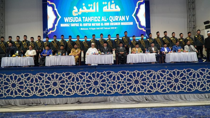 Founder AMCF Asal Dubai dan Dua Bupati Hadiri Wisuda Tahfidz Ma’had Al Birr Unismuh Makassar