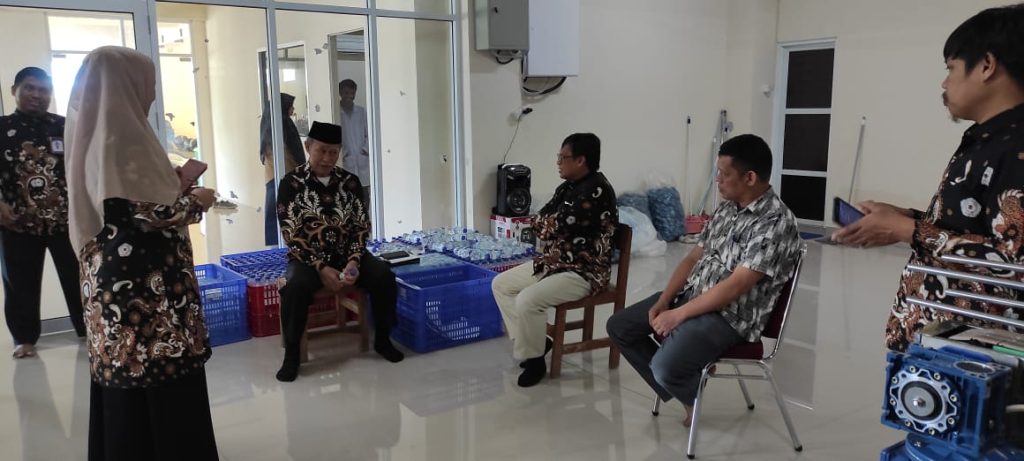 Unismuh Water Sehari Mampu  Produksi 5.000 Botol