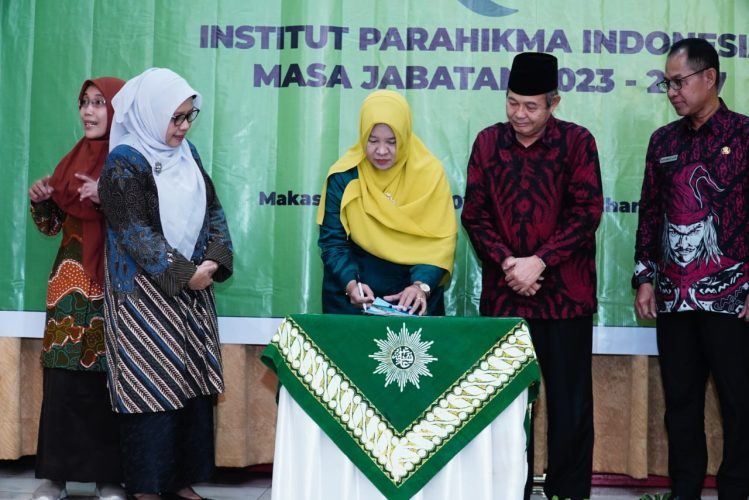 Resmi Milik Aisyiyah, Institut Parahikma Indonesia Kini Dipimpin Nurhayati Azis