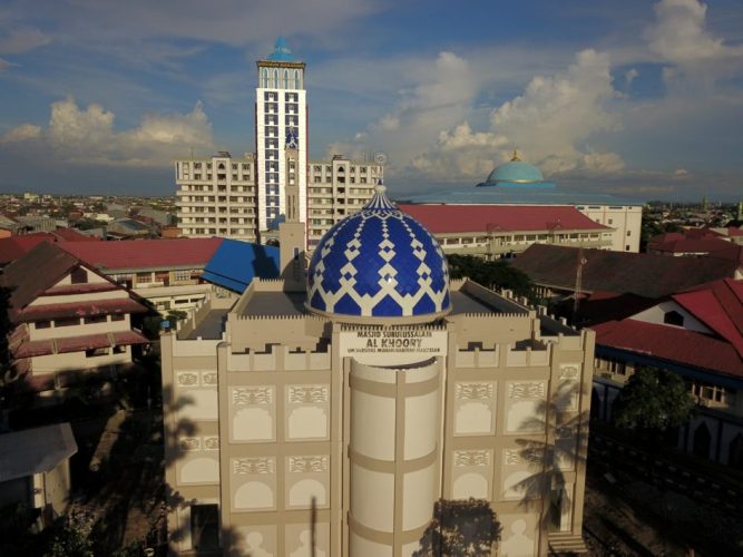 Masjid Subulussalam Al-Khoory Unismuh Makassar Terima Nabawi Award dari ICMI Pusat