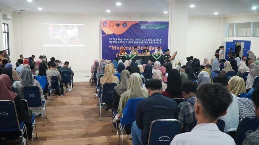 Wamen RI Zainut Tauhid dan Dekan FISIP Berbalas Pantun di Unismuh Makassar