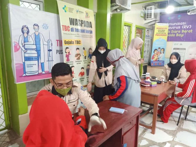 Tim Dosen FKIK Unismuh Gelar PKM Edukasi dan Pemeriksaan Kesehatan