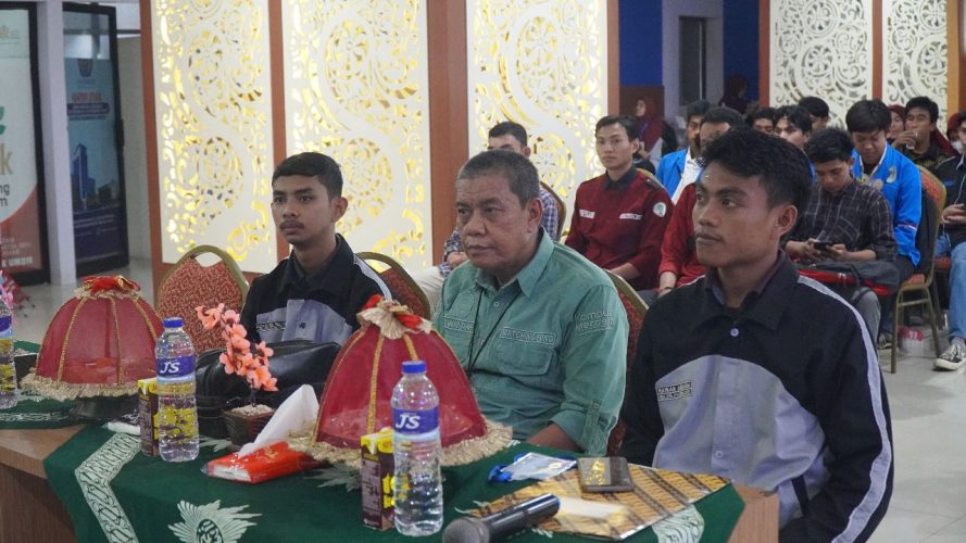 Wakil Rektor III Unismuh Makassar Buka Presentasi Akbar Diklat Ilmiah ke XVII LKIM-PENA