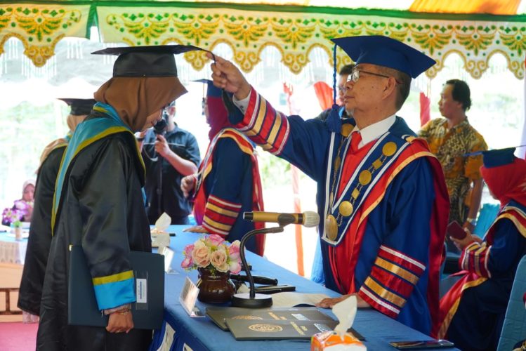 Wisuda ke 35, UMPAR Kuatkan Alumni Hadapi Tantangan Dunia Kerja dengan Literasi Digital