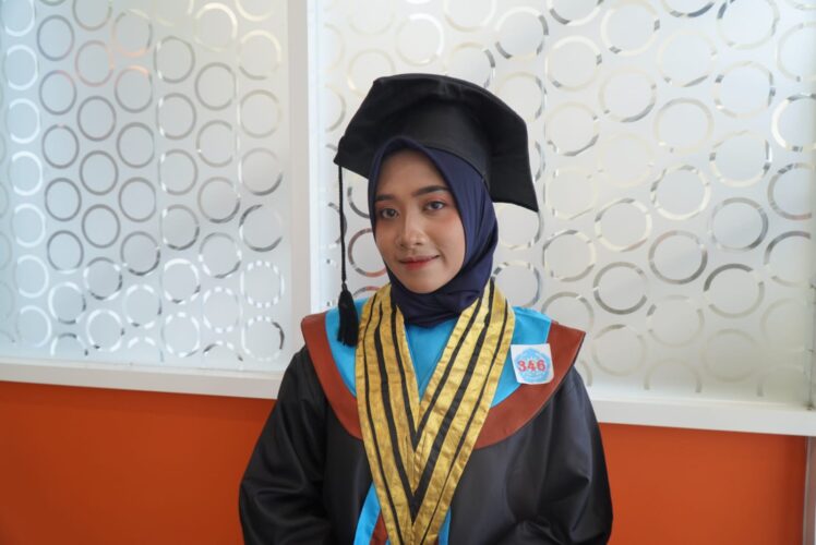 Inilah Profil Ulfiah Syukri, Wisudawan Terbaik Unismuh Makassar