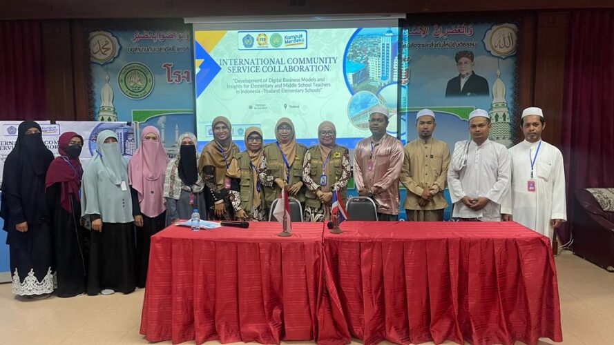 Gelar Kegiatan PKM International di Eakapapsasnawich International School Thailand, Dosen FEB Unismuh Latih Guru Berbisnis Digital