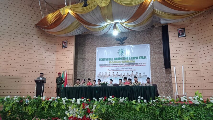 Kukuhkan Majelis-Lembaga, Ketua Muhammadiyah Makassar Tekankan Keikhlasan dan Istikamah